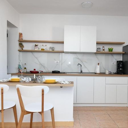 Rondine Studio Apartment Тирана Екстериор снимка