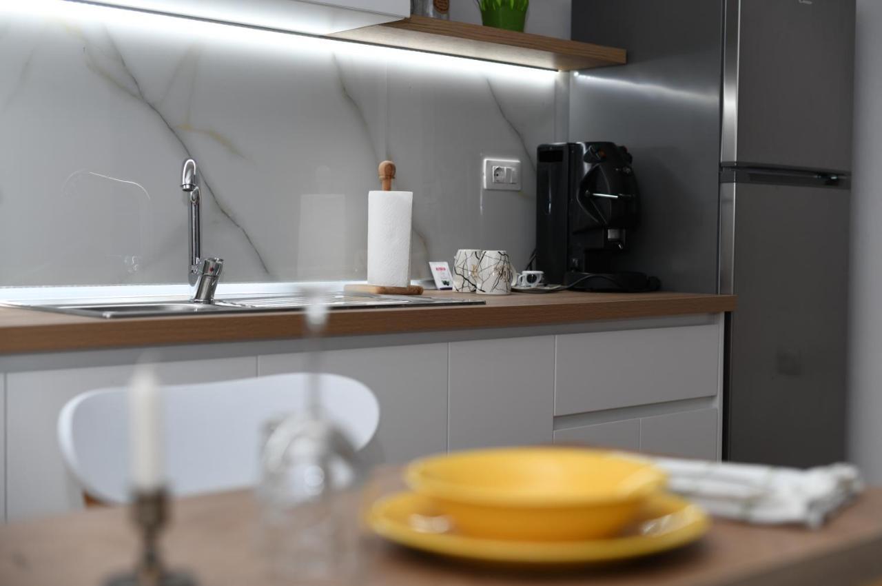 Rondine Studio Apartment Тирана Екстериор снимка