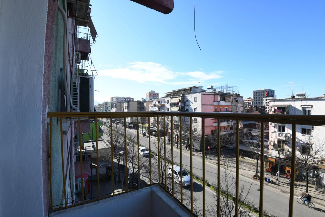 Rondine Studio Apartment Тирана Екстериор снимка