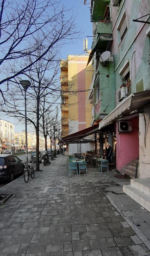 Rondine Studio Apartment Тирана Екстериор снимка