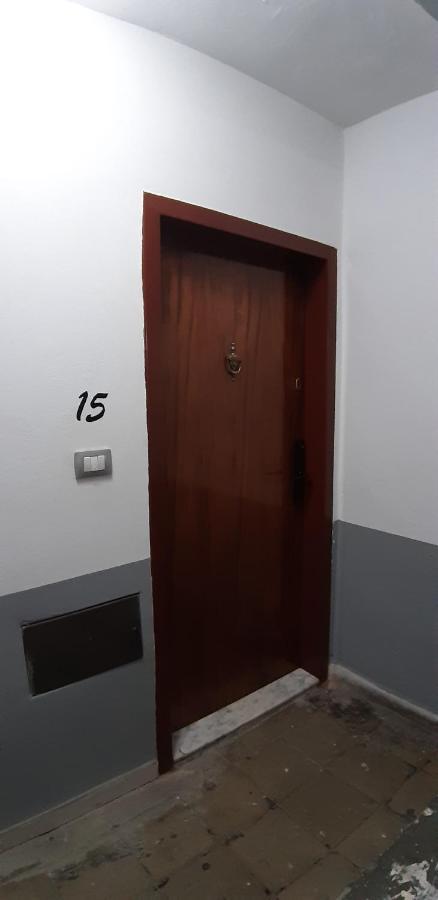Rondine Studio Apartment Тирана Екстериор снимка