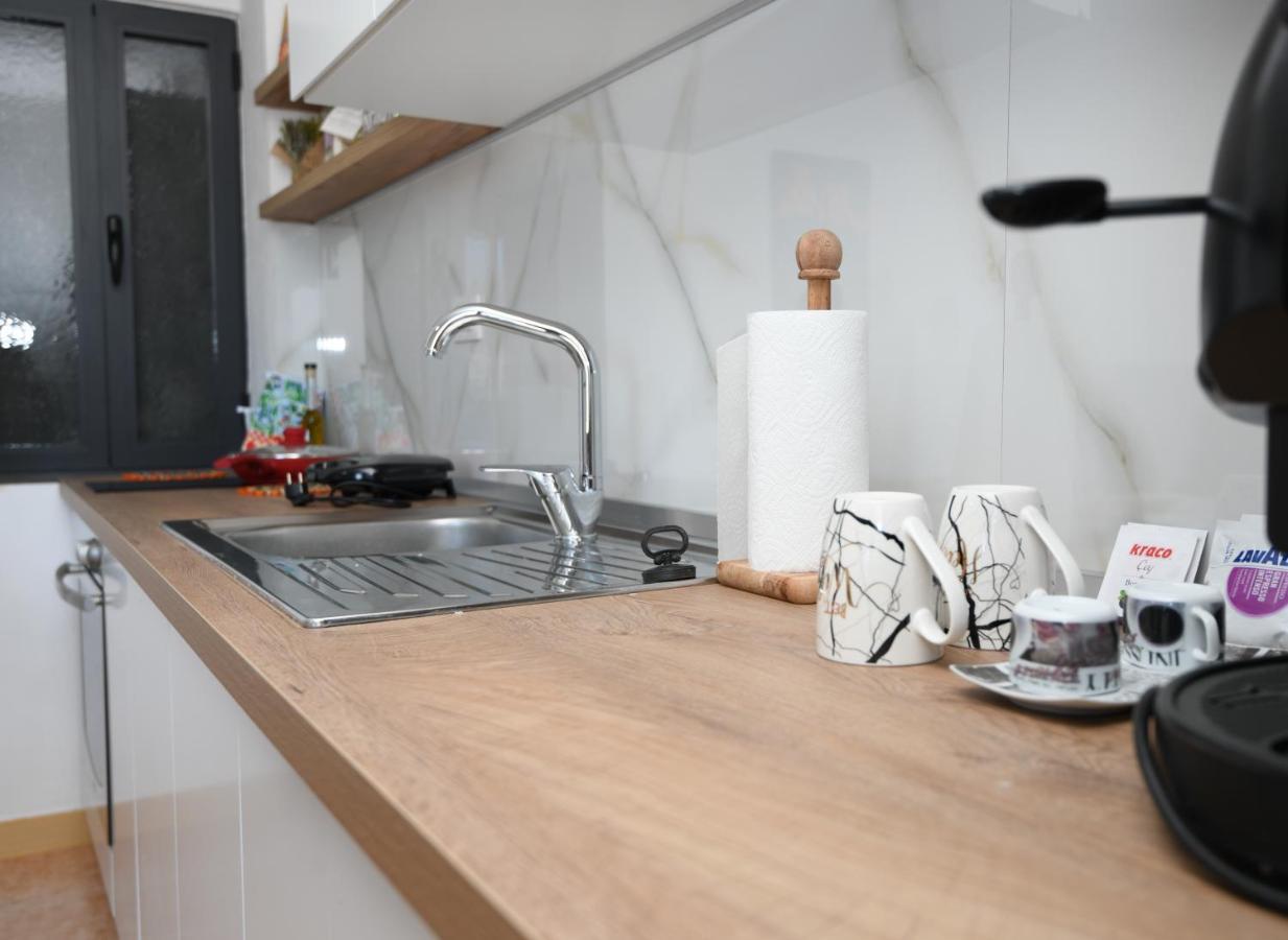 Rondine Studio Apartment Тирана Екстериор снимка