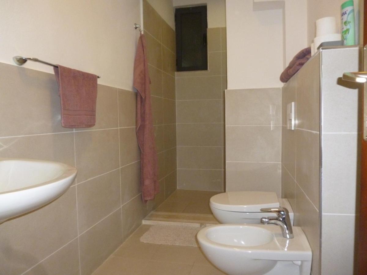 Rondine Studio Apartment Тирана Екстериор снимка