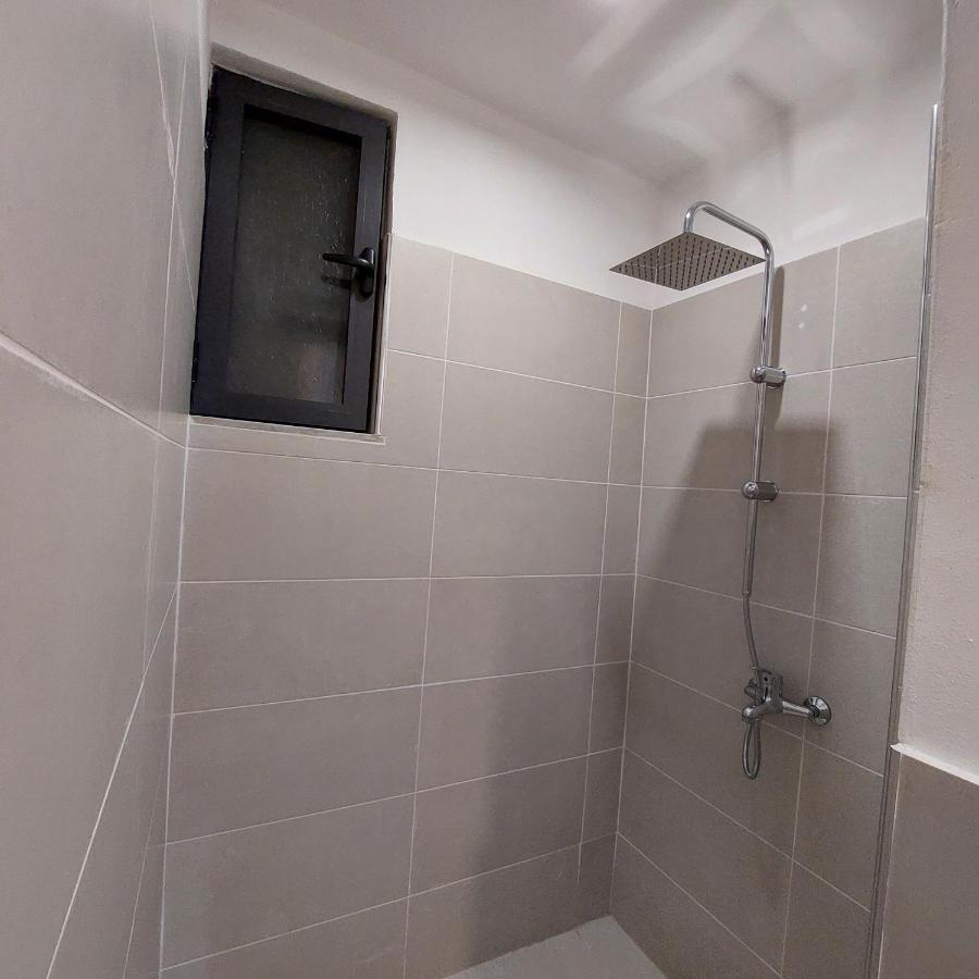 Rondine Studio Apartment Тирана Екстериор снимка